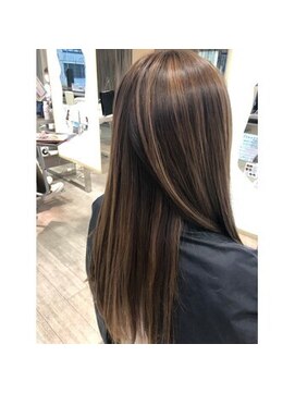 ニューヨークニューヨーク 大久保店(NYNY) 白髪ぼかしハイライトで素敵な大人デザイン