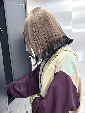 エヴァン(HEVIN) ミルクティーグレージュ×ブラック/裾カラー