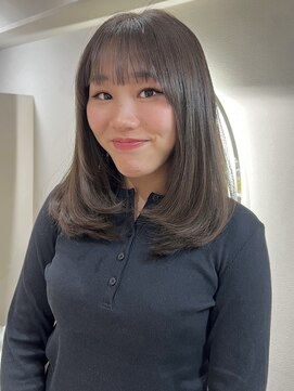 レーン(lane) 暗めグレージュ×レイヤーカット