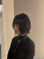 イト(iyto)&nbsp;切りっぱなしボブ×顔周りレイヤー
