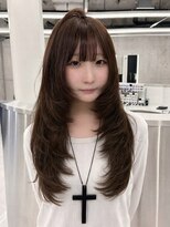 シィム(CYM) 透明感ブラウンアッシュ/ハッシュカット/レイヤーカット