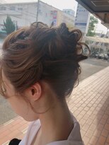 モアヘアー(MORE-HAIR)&nbsp;ルーズ夜会巻き風スタイル