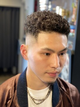 バーバー スタジオ ラフテル(Barber Studio RAFTEL) ショートアフロ