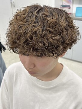 フィフス 天神大名(fifth) プードルパーマスペインカールパーマメンズツーブロック刈り上げ