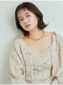 エフォートレスな魅力のくびれミディボブ