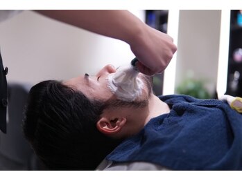 ダンヒルバーバー(dunhill BARBER)の写真/男らしさを際立たせるトータルメンテナンス。細部までこだわるスタッフの技術に魅了されます<理容室>[銀座]