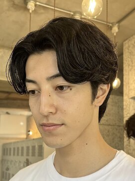 フィフス 大分(fifth) 大分メンズナチュラルセンターパート強め毛流れニュアンスパーマ