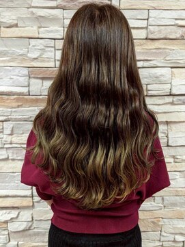 ジュリアンマーラ(Julien Mara) 外国人風ハイライト/ウェーブヘア/ツヤ髪/アッシュブラウン