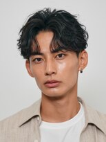 フィフス(fifth)&nbsp;毛流れフェザーパーマセンターパートカットビジネスヘア刈り上げ