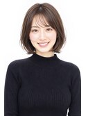 アイロンで動きをつけたレイヤーなしのボブヘア