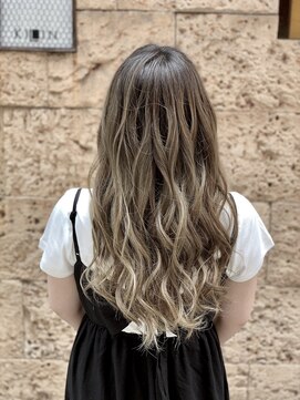 ヘアセットアンドエクステンションショールーム(SHOW ROOM) ホワイトグレージュ