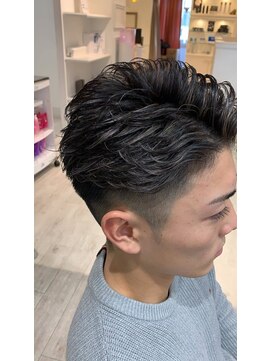 アリーズ シブヤ(ALLYS shibuya) スリックバック ハイライトカラー スリークショート 黒髪