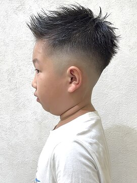 ビュー トウキョウ(VIEW TOKYO) スキンフェード×サイドパート×スパイラルパーマ×キッズカット