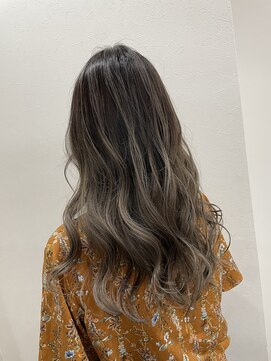 モノリス(monolith) バレイヤージュ