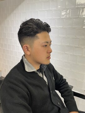 メリケンバーバーショップ フクオカ(MERICAN BARBERSHOP FUK) かきあげナチュラルフェード