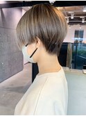 シャドールーツショート_斜めバンググレージュカラー_ba448112