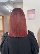 ハニーシブヤ(HONEY shibuya)&nbsp;チェリーレッドぱつっとブラントミディ鎖骨丈シースルーバング