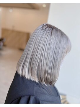 ヘアメイク サッカ 中山店(Hair make sacca) ホワイトシルバー