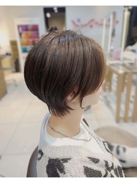 ロハスバイケンジ(LOHAS by KENJE) アースカラーブラウン×くびれショート