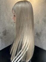 オッジバイケンジ(oggi by KENJE)&nbsp;ホワイトベージュ/ブリーチカラー/MIYU