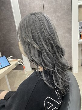 アルメリア 池袋(Arumeria) グレーシルバーブリーチダブルカラーレイヤー