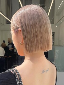 ニトバイアンキシム(nit by ahnkism) 韓国ヘアボブベージュブリーチダブルカラー堀江