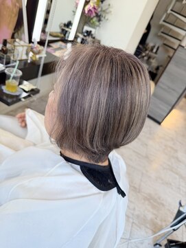 アイシー ヘアーメイク(ic hair make) 白髪ぼかしハイライト ショート