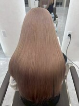 【髪質改善カット】枝毛を丁寧にカットしダメージ部分を丁寧にカットし髪の長さを変える事なく髪を整えます