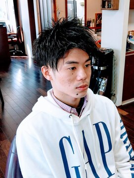 オム ヘアー(Hommes Hair) 男のスパイキーツーブロックヘアー