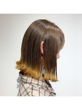 ダブル(W) Yellow裾カラー×外ハネボブ