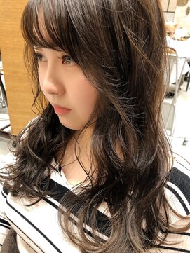 ザ シー 海老名(The C) [The C 岩崎あつき] 抜け感◎大人のココアベージュ