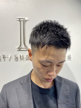 リバティシェアバーバー 銀座(LIBERTY SHARE BARBER) 王道ショートスタイル フェードカット