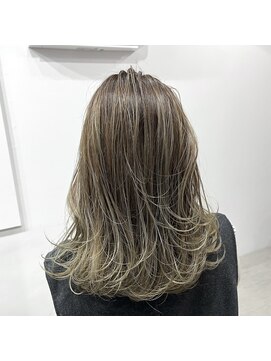 チーク(CHiiK) グレージュ（バレイヤージュ履歴あり）