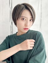 ローブアミ(L'Aube ami)&nbsp;透け感ハイトーン×かきあげバングの大人ショート