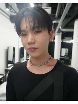 ピア ヤクイン(Pia Yakuin) ナチュラルショートセンターパート