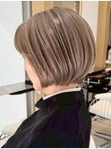 表参道白髪ぼかしウルフショートカットベージュアッシュ30代40代