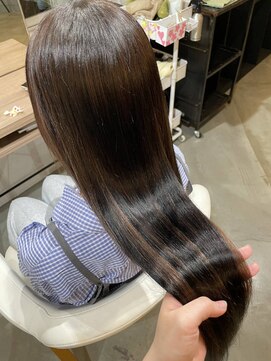 毛先までまとまる艶ストレート縮毛矯正◎