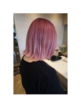 ヘアースタジオ ドゥドゥ(Hair Studio DoDo)の写真/ピンクカラーで叶える、柔らかく女性らしいボブスタイルに似合わせ◎