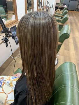 リアン(Lien) 外国人風ハイライトカラー