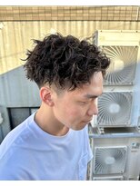 オンフリーク(ON FLEEK)&nbsp;スパイラルパーマ刈り上げセンターパート