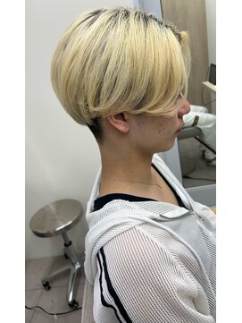 ユニ 江坂(Uni.) センターパート 前下がりセンターパート  カルマパーマ