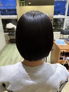 ジップ 緑店(zip) 大人ショートボブ×20代カジュアル可愛い