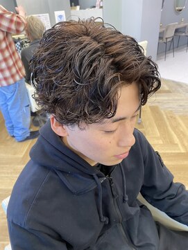 アレス バイ シカ 神戸三宮元町店(ALLES by Cica) スーツ短髪ツーブロック束感黒髪シークレットパーマ流行