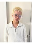 ベリーショートハイトーンブロンドカラーバズカット
