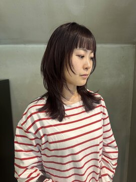 ニキータ(Nikiita) 〈ミディアムレイヤー/ハッシュカット〉