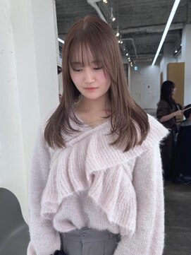 ネルバイグリーン(Nelle by green) 柔らかいベージュとレイヤー