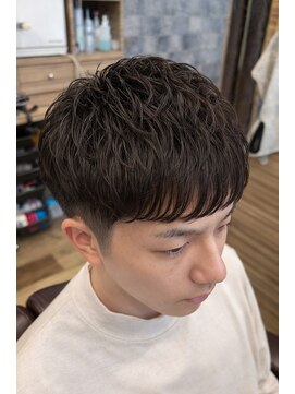 銀座マツナガ 神田店 ナチュラルパーマ黒髪マッシュツーブロック刈り上げ