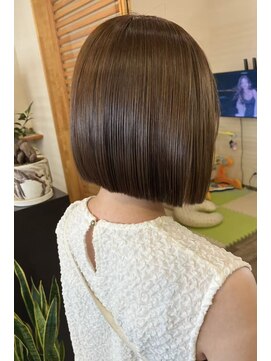 桃の木 ヘアー(桃の木 hair) ワンカラーで作るキャラメルブラウン×切りっぱなしボブ