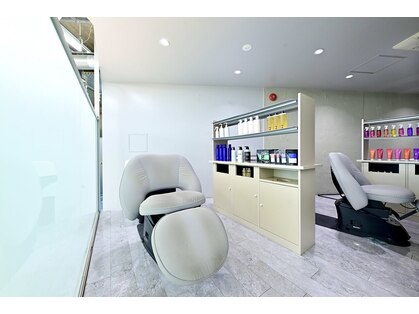 youres hair 髪質改善トリートメント&ヘッドスパ／縮毛矯正　仙台店の写真