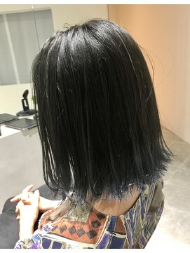 マリオ(mario) 切りっぱなしボブ×裾ネイビーカラー